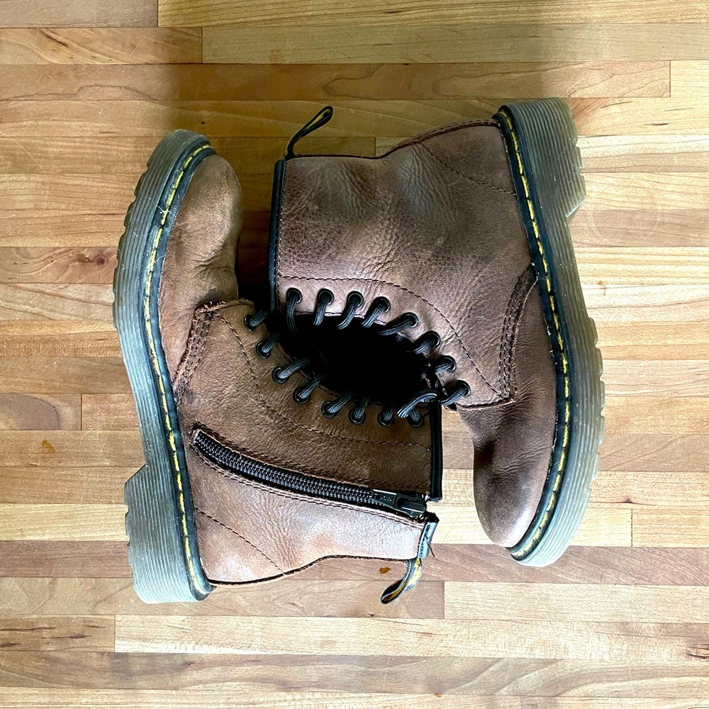 Dr. Martens Delaney Lace Boot, Kids US 1